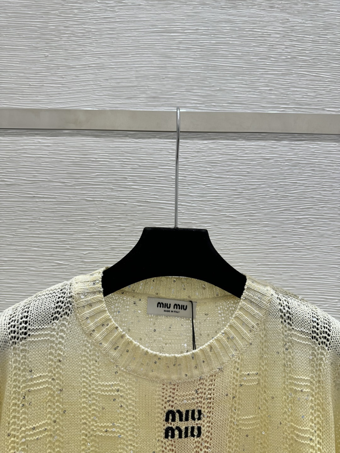 🆕M家🆕 春夏新款 撞色简约镂空珠片圆领针织短袖颜色：黄色 蓝色尺码：36.38.40