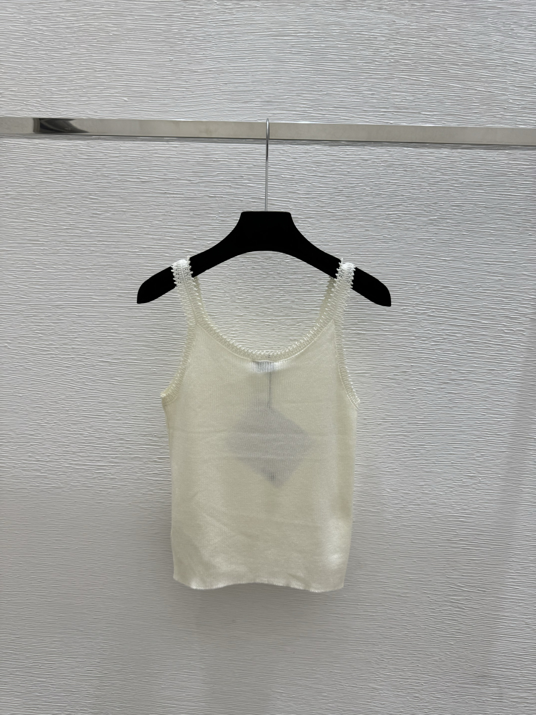 🆕CH家🆕 春夏新款 纯色简约圆领针织背心颜色：杏尺码：36.38.40