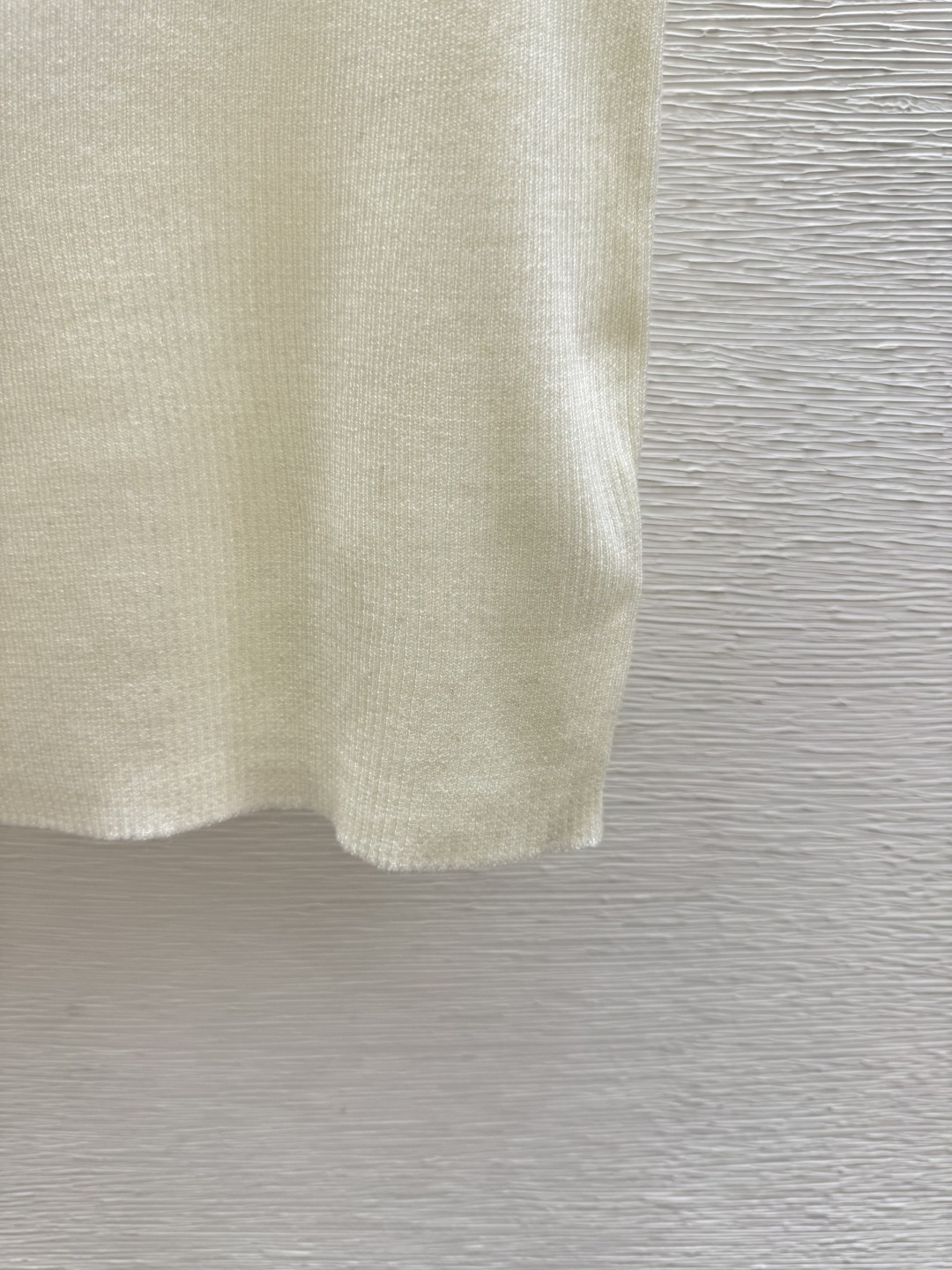 🆕CH家🆕 春夏新款 纯色简约圆领针织背心颜色：杏尺码：36.38.40