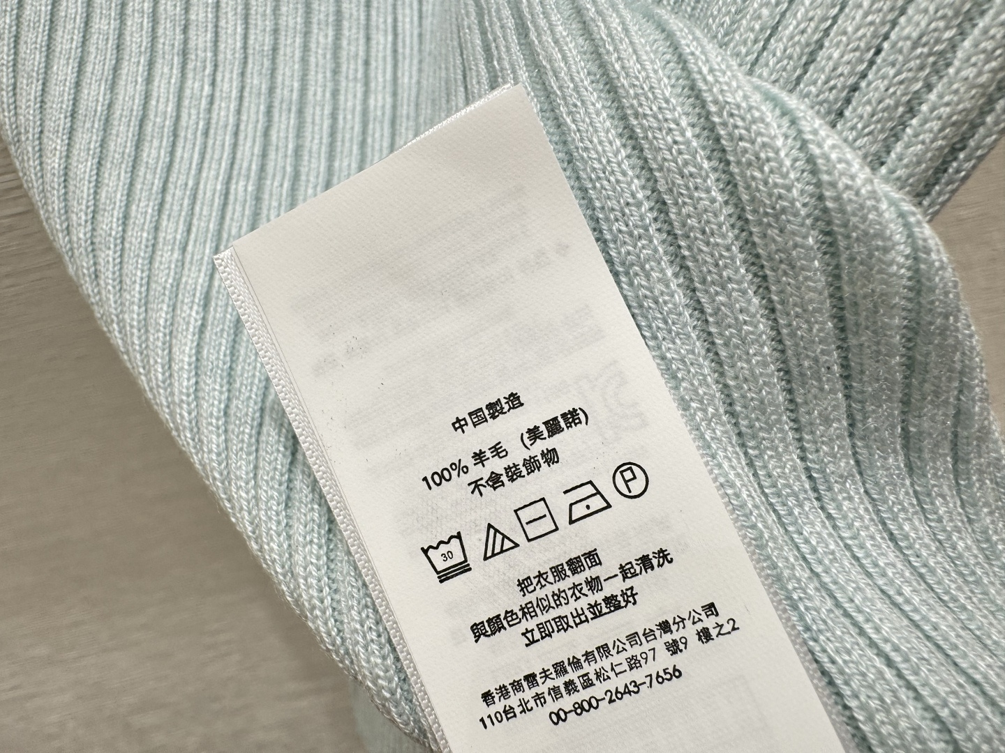 🆕PO家🆕 春夏新款 纯色翻领针织背心颜色：绿色 灰色 黑色尺码：36.38.40