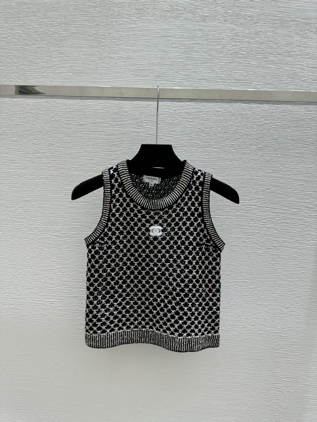 🆕CH家🆕 春夏新款 撞色金银线菱格圆领针织背心颜色：白色 黑色尺码：36.38.40