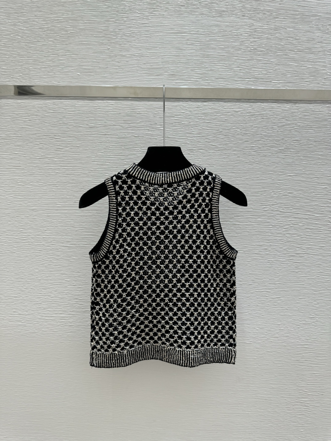 🆕CH家🆕 春夏新款 撞色金银线菱格圆领针织背心颜色：白色 黑色尺码：36.38.40