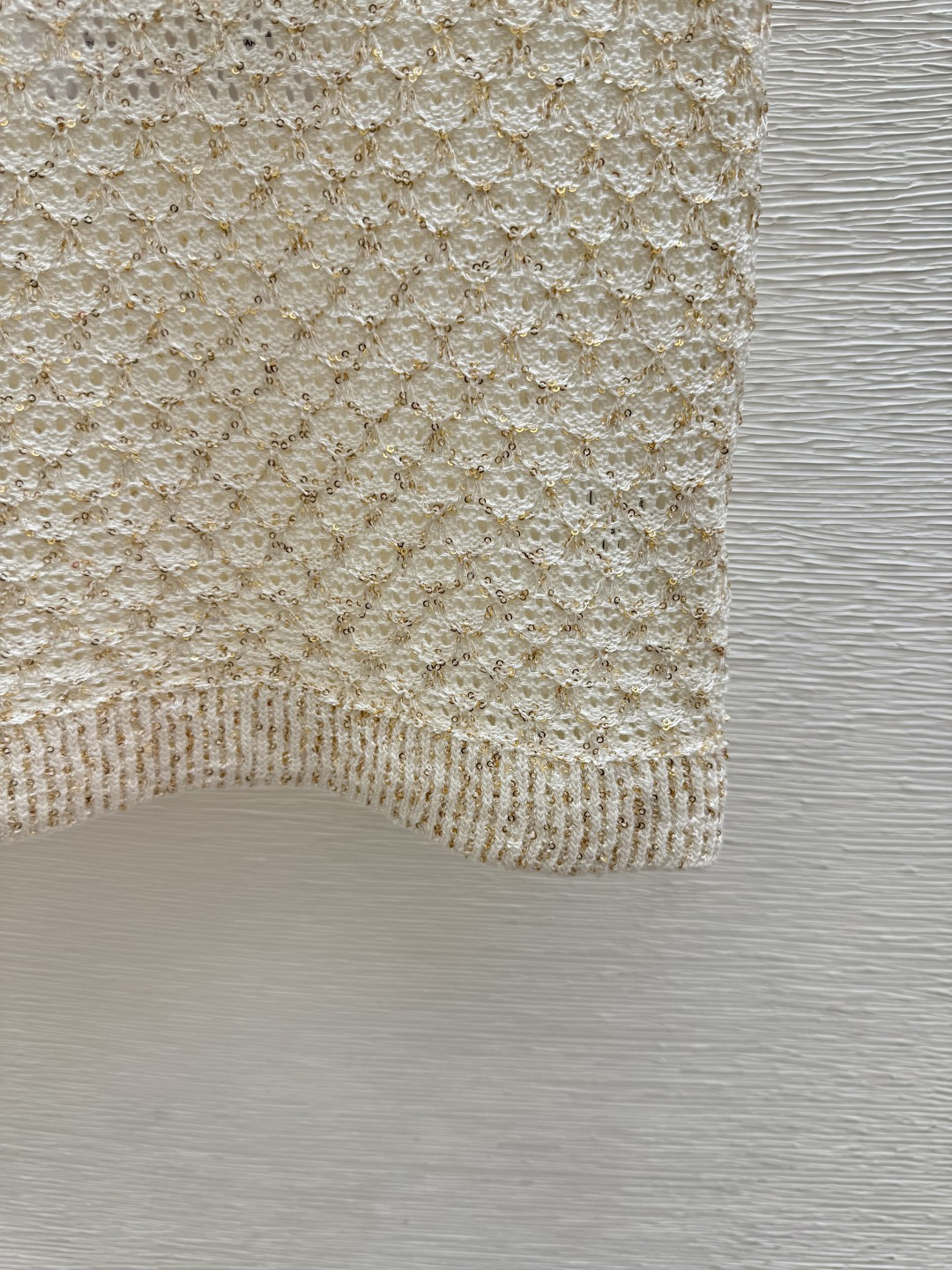 🆕CH家🆕 春夏新款 撞色金银线菱格圆领针织背心颜色：白色 黑色尺码：36.38.40