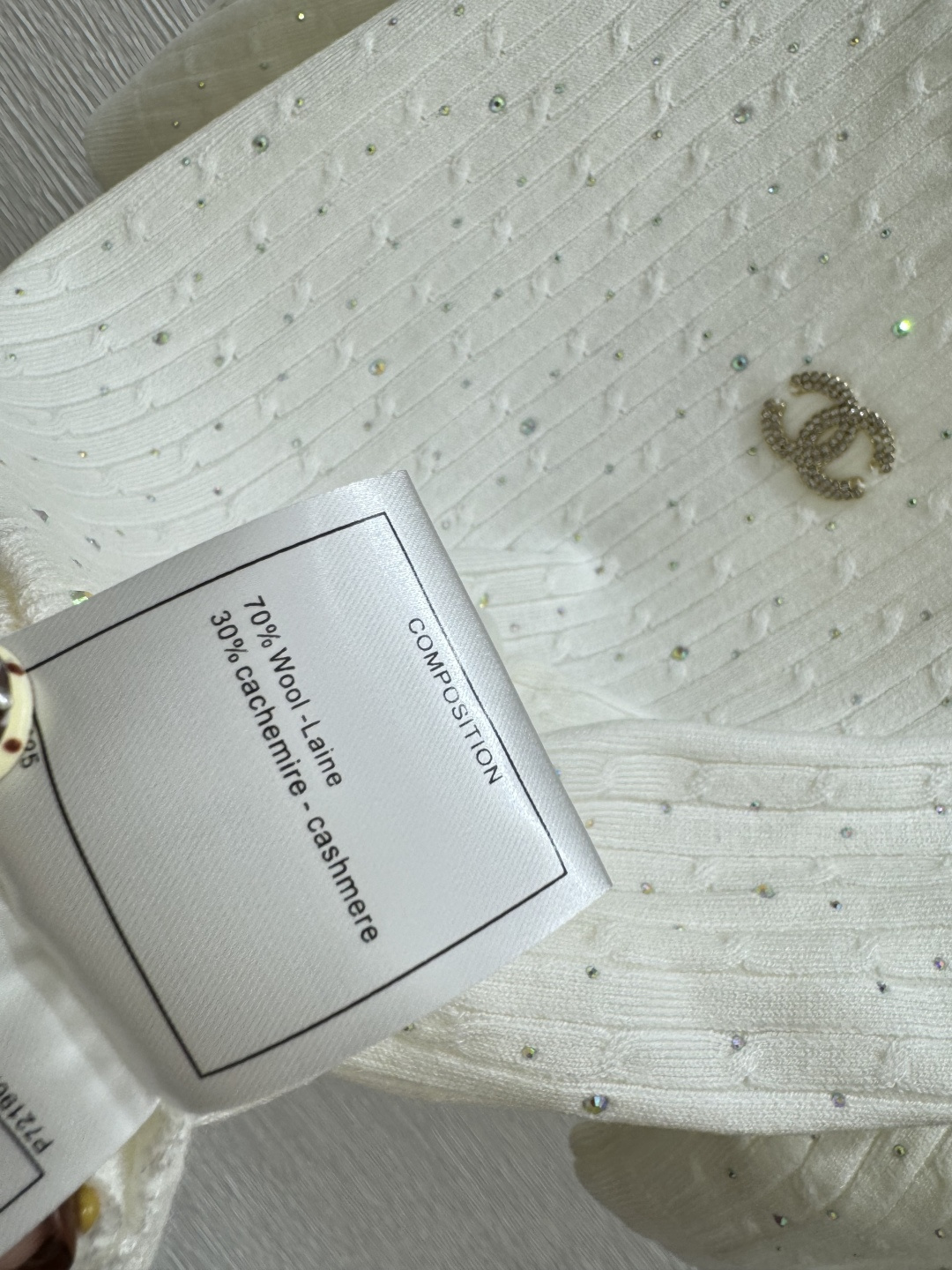 🆕CH家🆕 春夏新款 纯色烫钻重工钉珠圆领针织短袖颜色：白色 粉色 黑色尺码：36.38.40