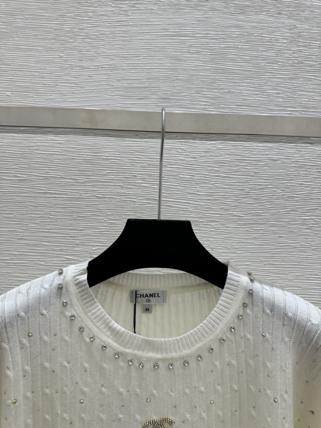 🆕CH家🆕 春夏新款 纯色烫钻重工钉珠圆领针织短袖颜色：白色 粉色 黑色尺码：36.38.40