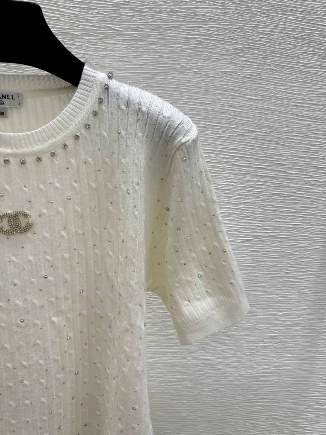🆕CH家🆕 春夏新款 纯色烫钻重工钉珠圆领针织短袖颜色：白色 粉色 黑色尺码：36.38.40