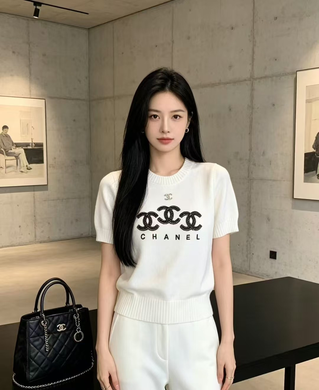 🆕CH家🆕 春夏新款 撞色字母钉珠圆领针织短袖颜色：白色 尺码：36.38.40