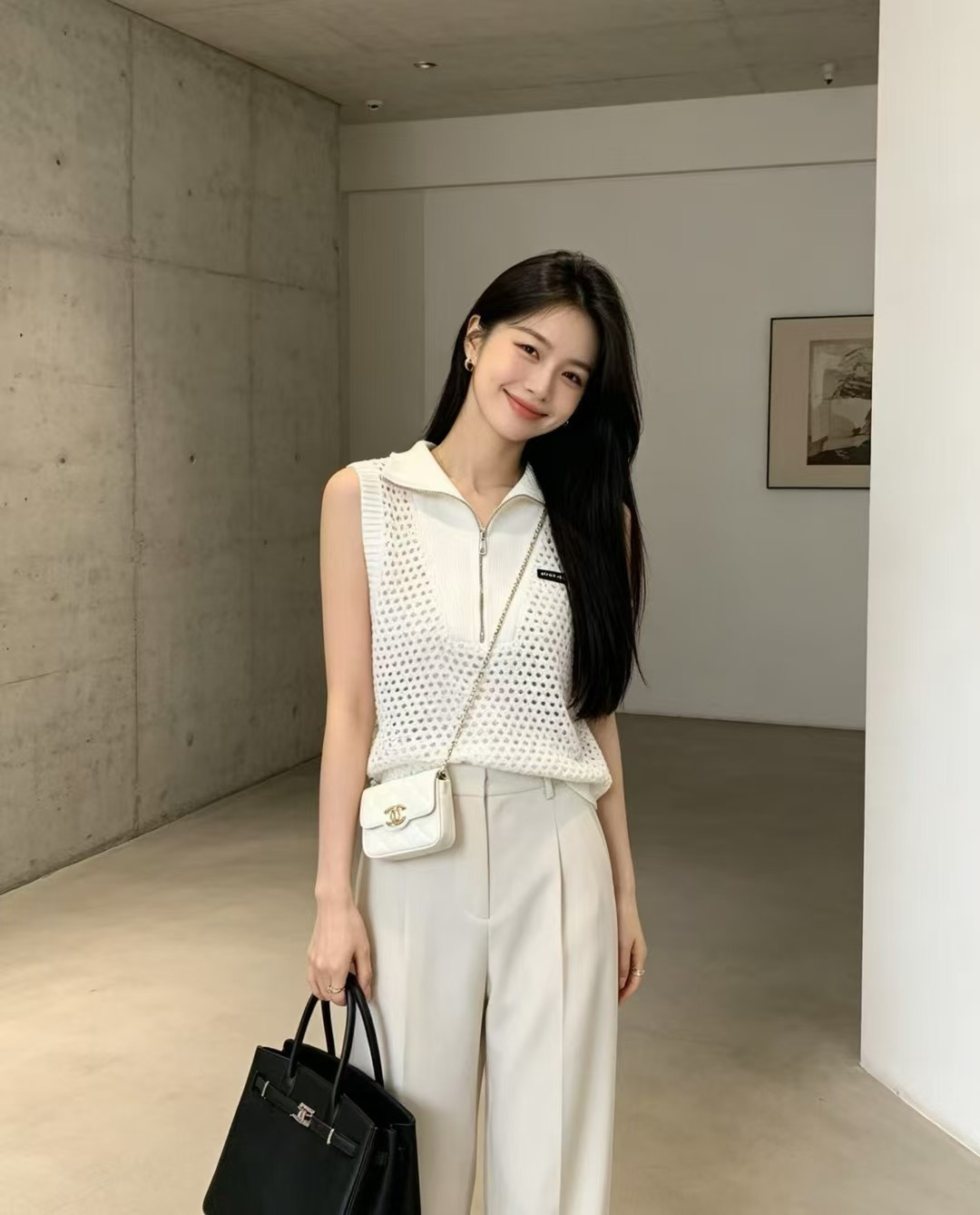 🆕M家🆕 春夏新款 纯色镂空翻领针织背心颜色：白色尺码：36.38.40