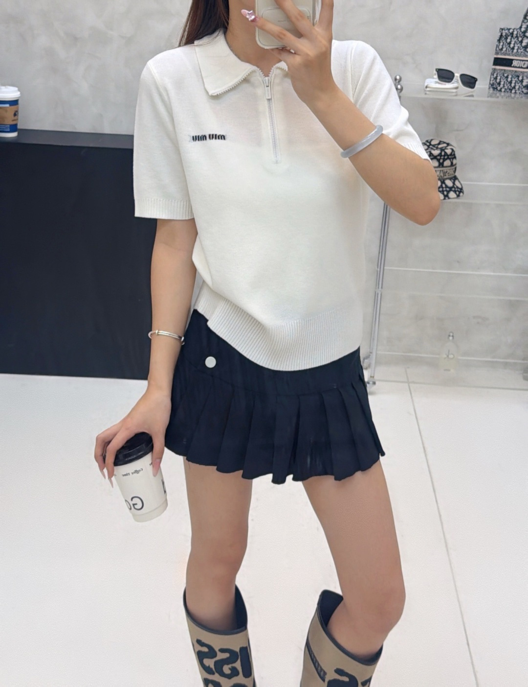 🆕M家🆕 春夏新款 纯色翻领针织短袖颜色：白色 卡其 宝蓝尺码：36.38.40