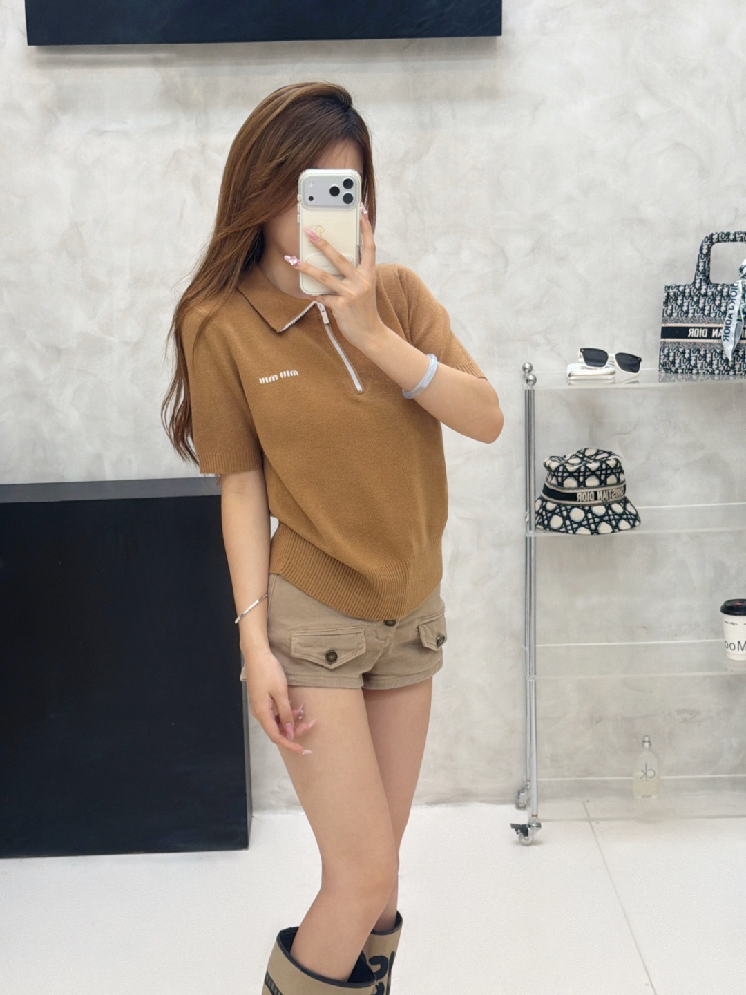 🆕M家🆕 春夏新款 纯色翻领针织短袖颜色：白色 卡其 宝蓝尺码：36.38.40