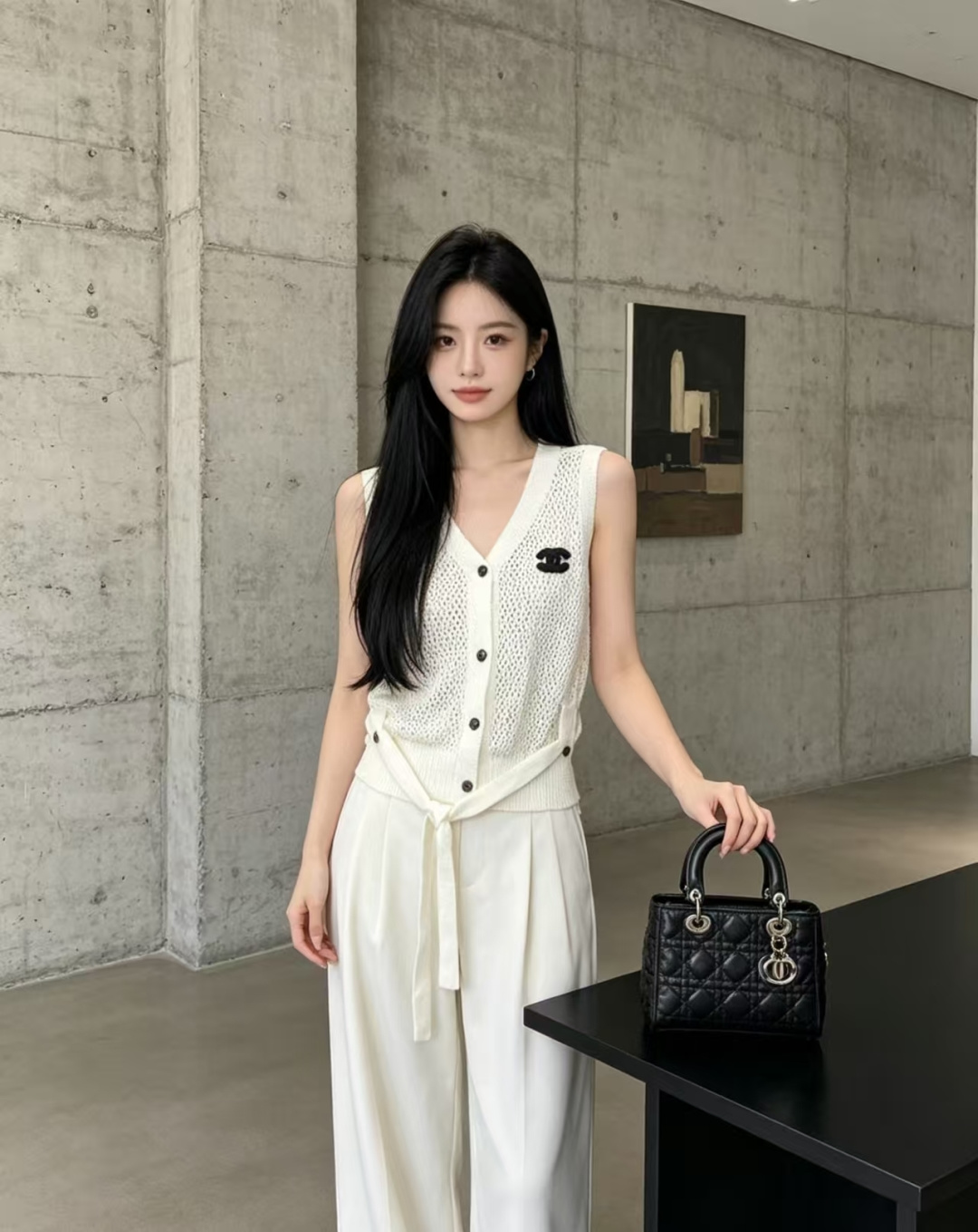 🆕CH家🆕 春夏新款 纯色镂空绑带V领针织背心开衫颜色：白色 卡其尺码：36.38.40