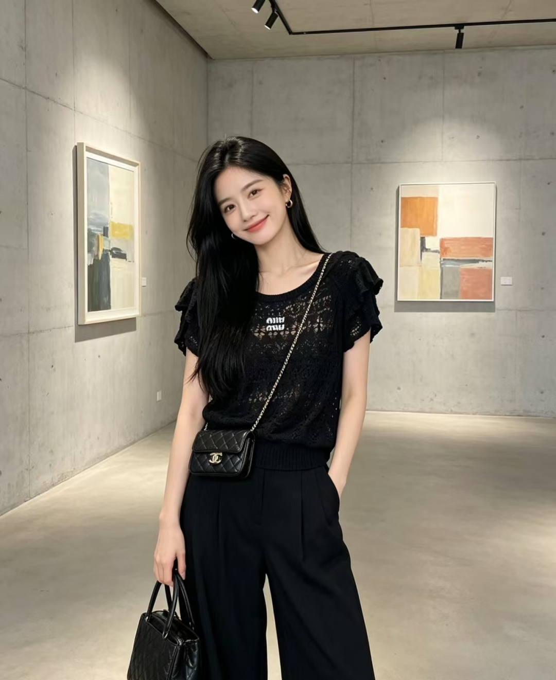 🆕M家🆕 春夏新款 纯色镂空圆领针织短袖颜色：杏色 黑色尺码：36.38.40