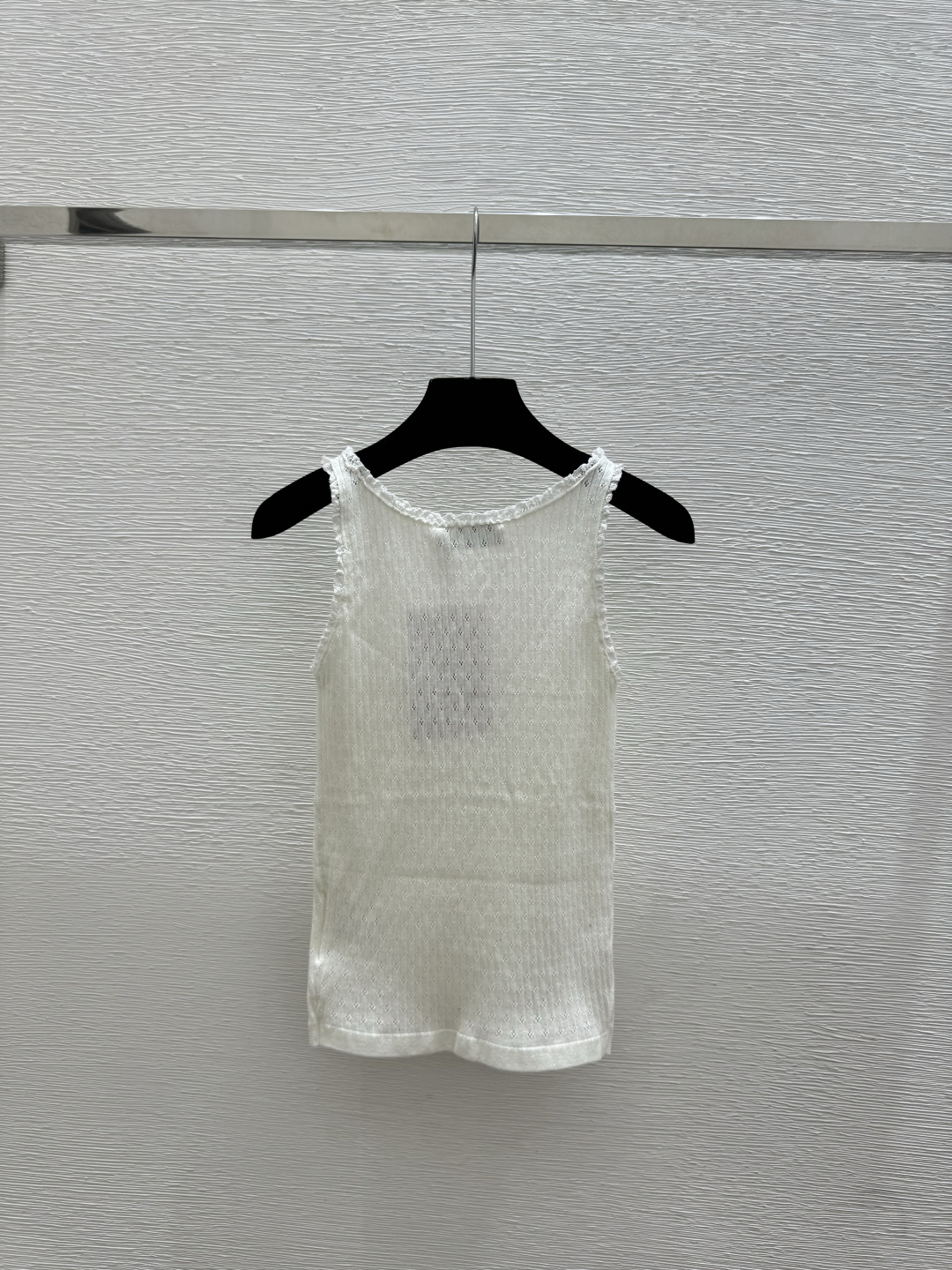 🆕M家🆕 春夏新款 纯色简约花边V领针织背心颜色：白色 咖啡尺码：36.38.40