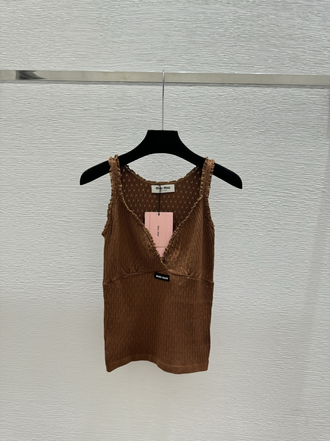 🆕M家🆕 春夏新款 纯色简约花边V领针织背心颜色：白色 咖啡尺码：36.38.40