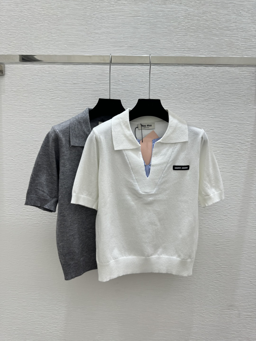 🆕M家🆕 春夏新款 纯色翻领针织短袖颜色：白色 灰色尺码：36.38.40