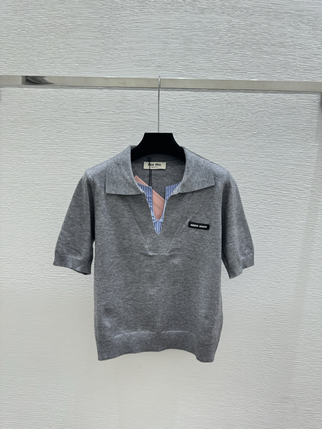 🆕M家🆕 春夏新款 纯色翻领针织短袖颜色：白色 灰色尺码：36.38.40