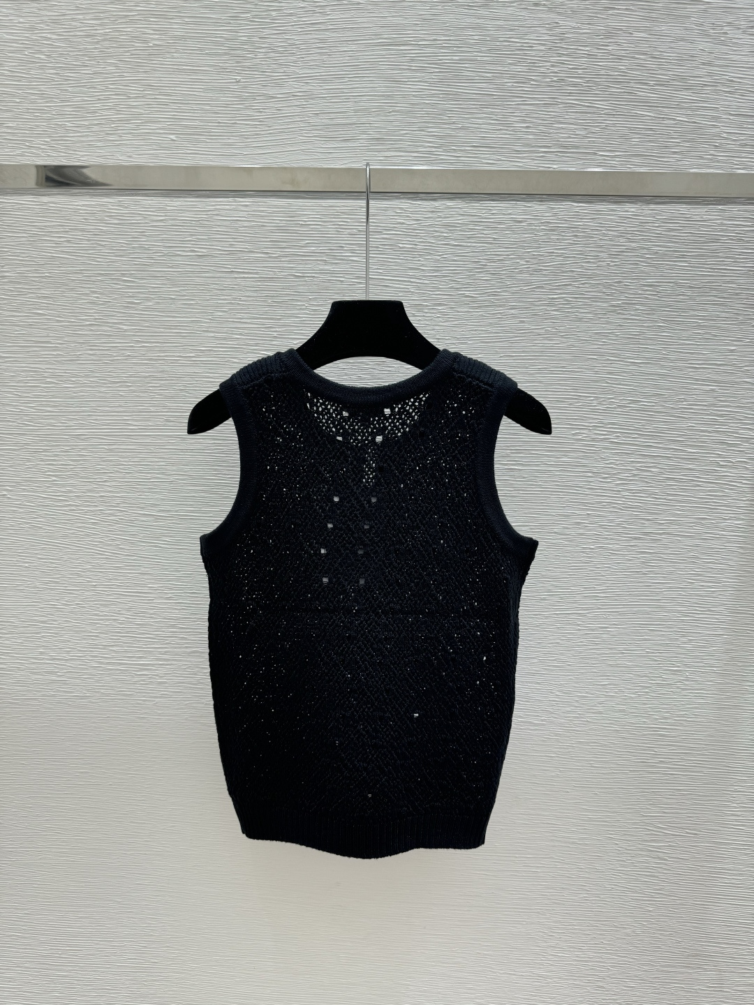 🆕CH家🆕 春夏新款 纯色镂空圆领针织背心颜色：白色 黑色尺码：36.38.40