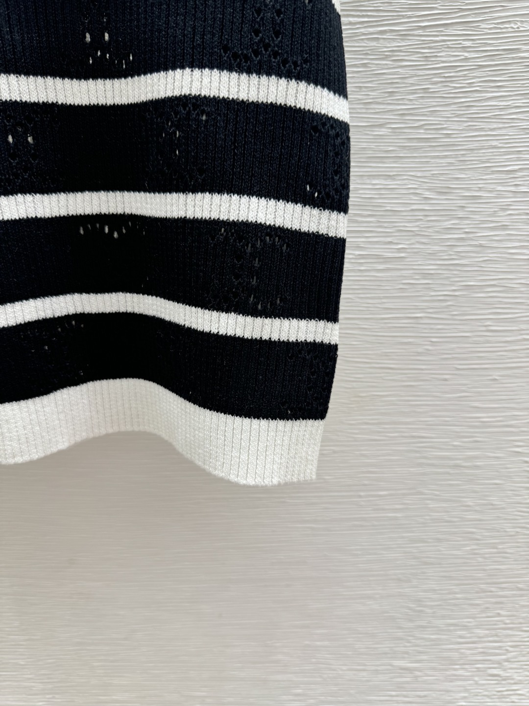 🆕CH家🆕 春夏新款 撞色条纹圆领针织短袖颜色：白色 黄色 黑色尺码：36.38.40