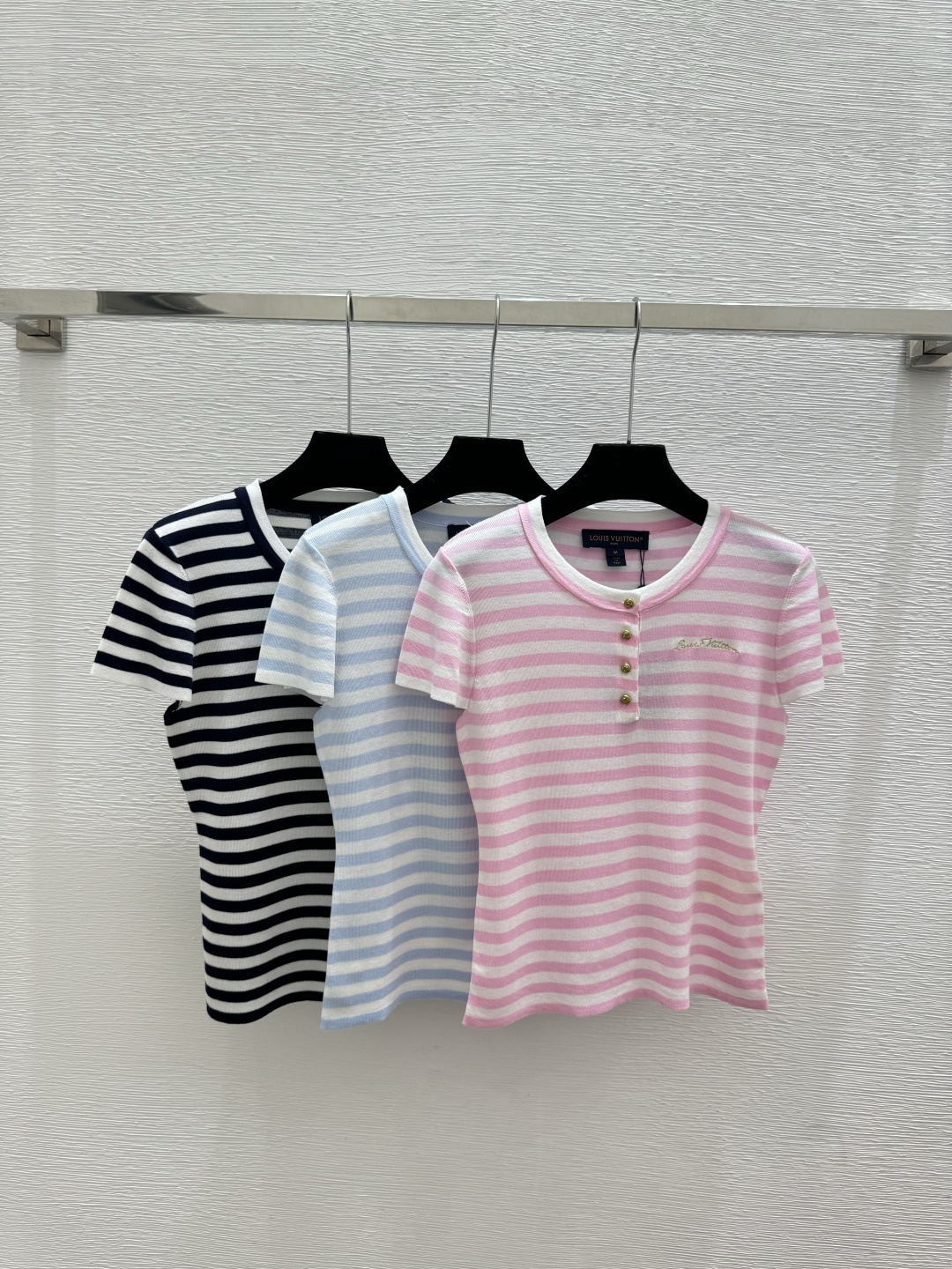 🆕L家🆕 春夏新款 撞色条纹圆领针织短袖颜色：粉色 蓝色 宝蓝尺码：36.38.40