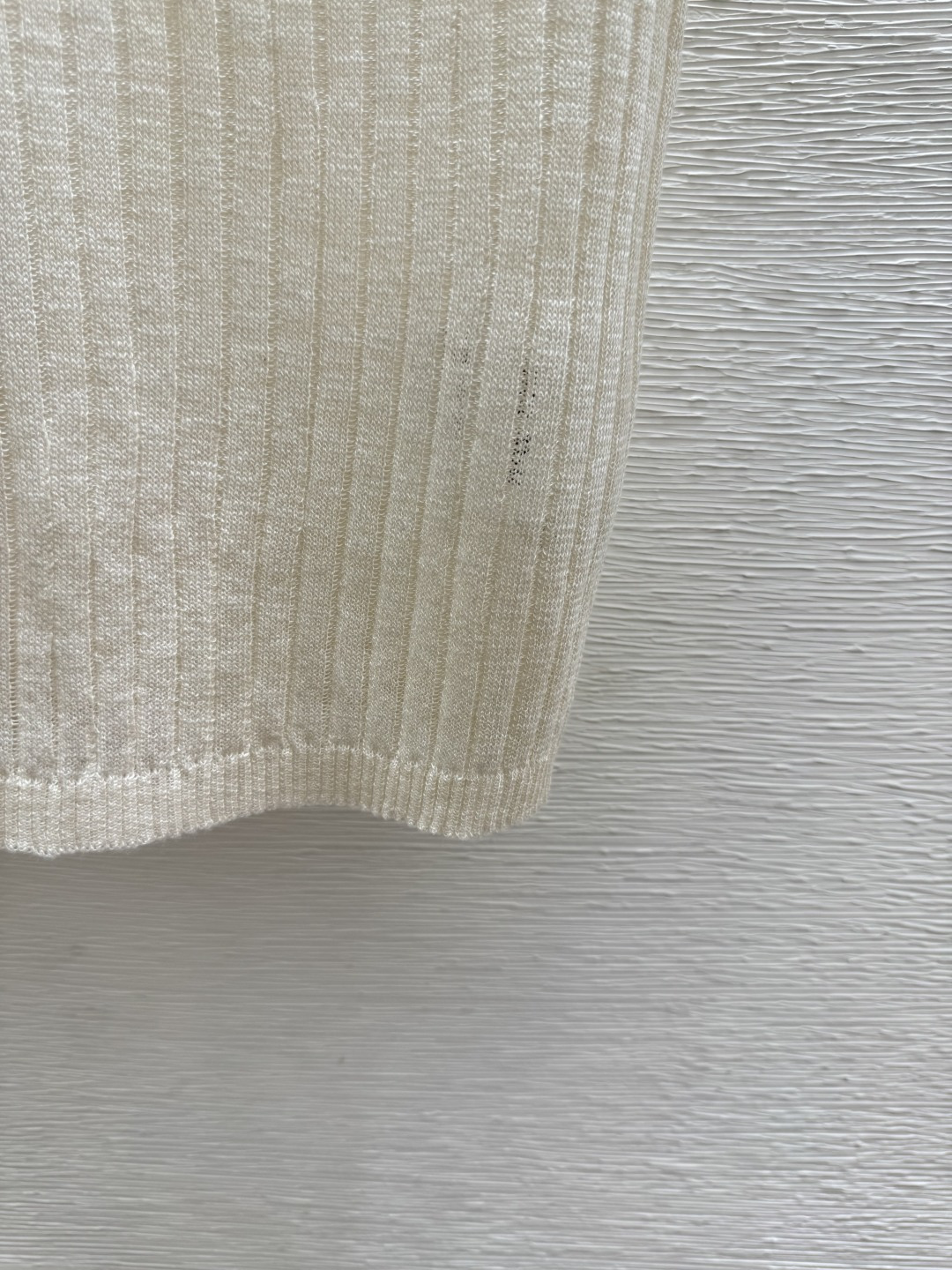 🆕M家🆕 春夏新款 纯色重工钉珠翻领针织短袖颜色：白色 尺码：36.38.40