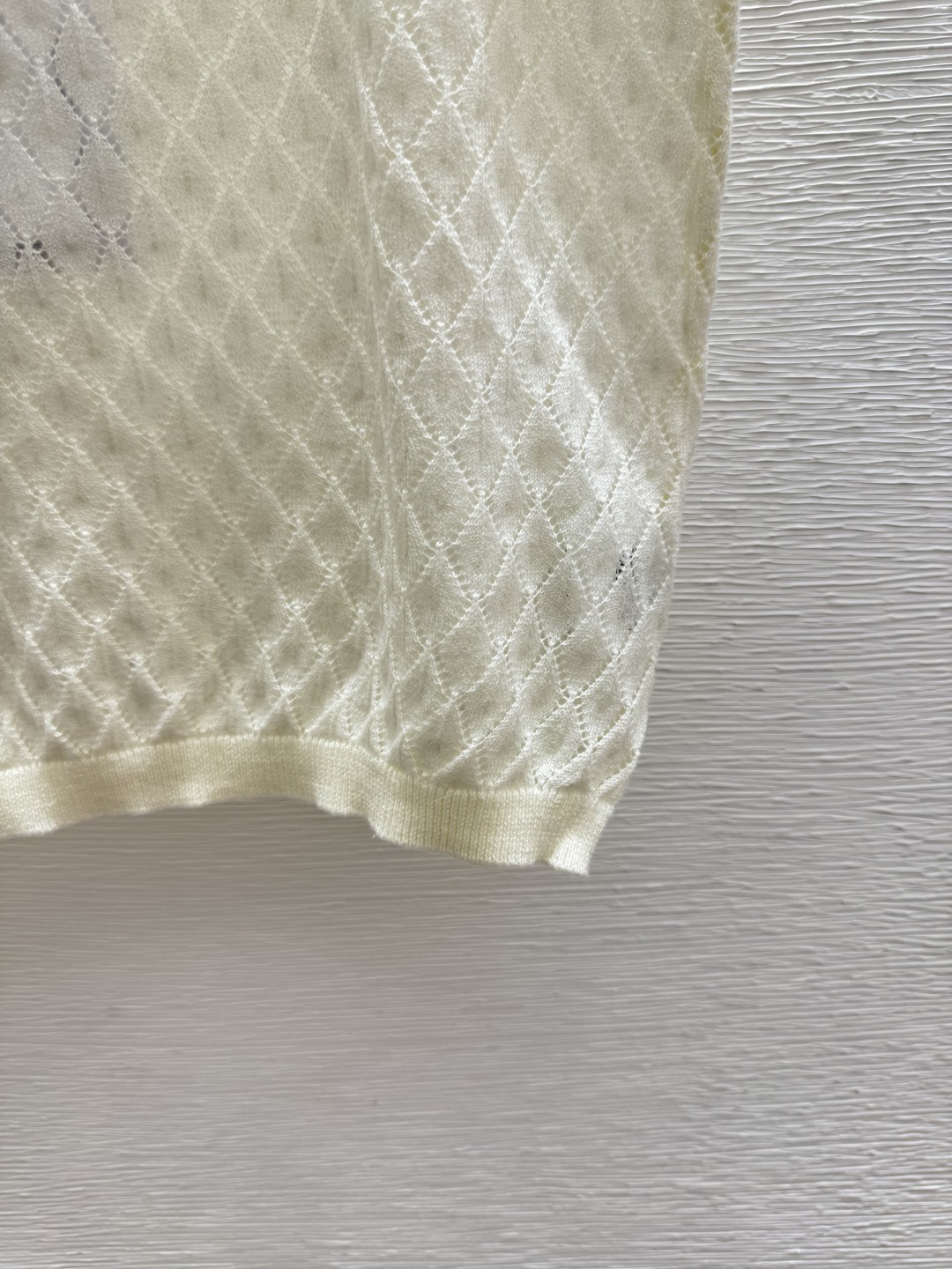 🆕CH家🆕 春夏新款 纯色菱格镂空圆领针织背心颜色：白色 粉色 蓝色尺码：36.38.40