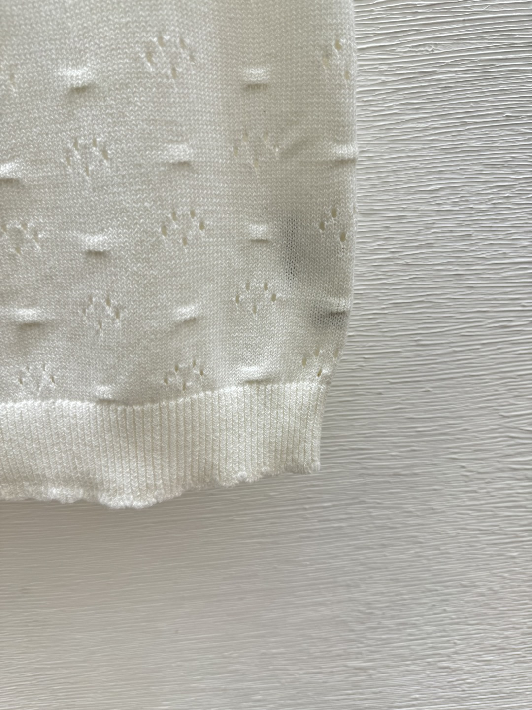 🆕M家🆕 春夏新款 纯色简约镂空V领针织背心颜色：白色 蓝色 宝蓝尺码：36.38.40