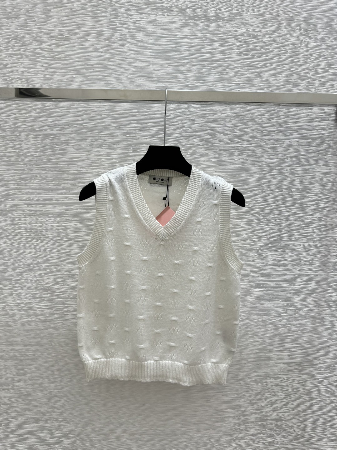 🆕M家🆕 春夏新款 纯色简约镂空V领针织背心颜色：白色 蓝色 宝蓝尺码：36.38.40