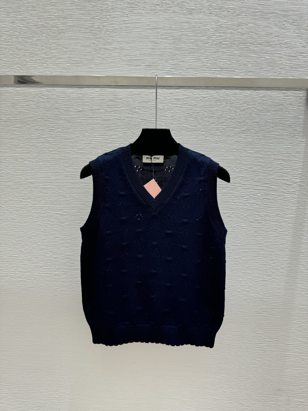 🆕M家🆕 春夏新款 纯色简约镂空V领针织背心颜色：白色 蓝色 宝蓝尺码：36.38.40