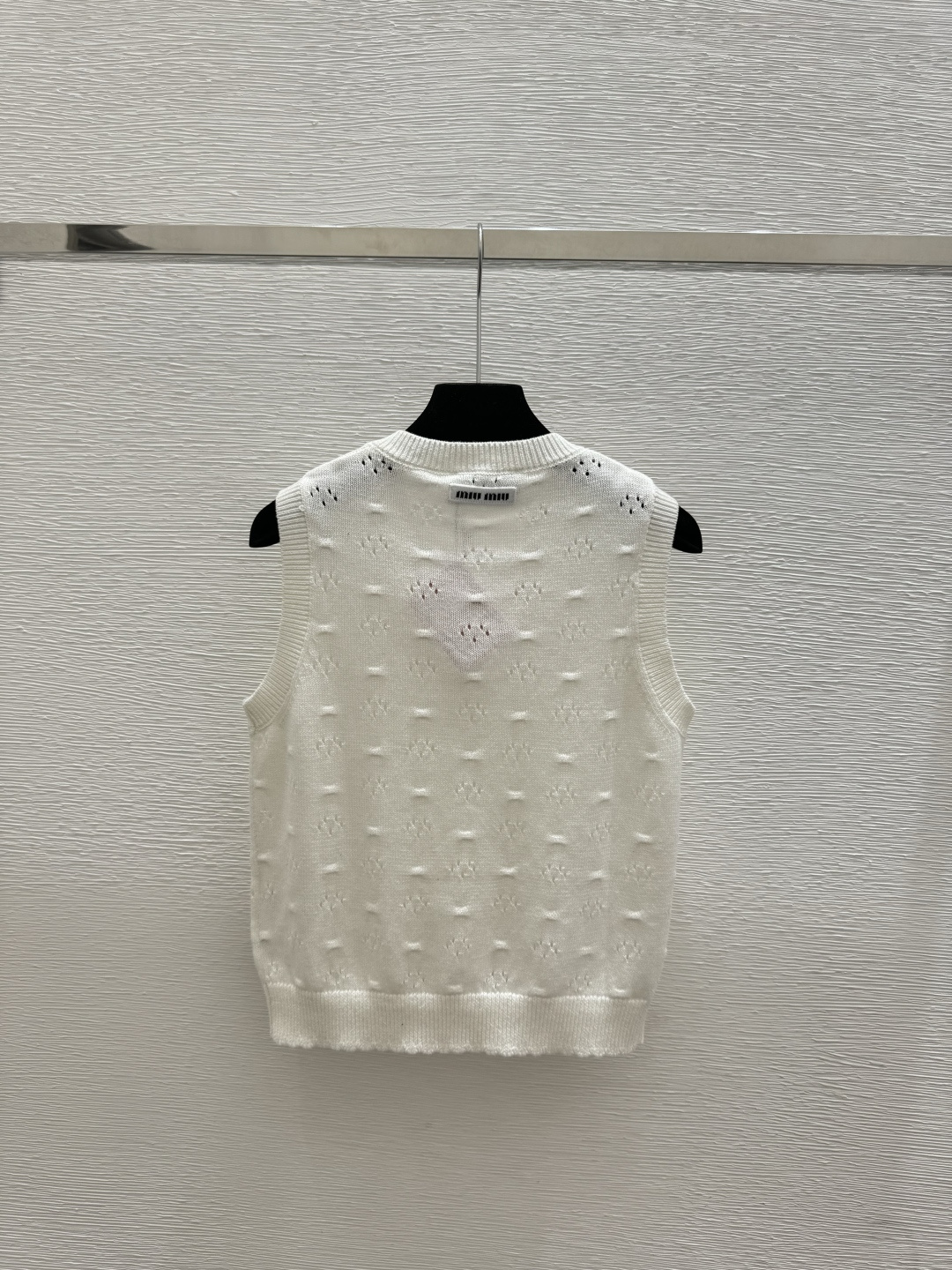 🆕M家🆕 春夏新款 纯色简约镂空V领针织背心颜色：白色 蓝色 宝蓝尺码：36.38.40