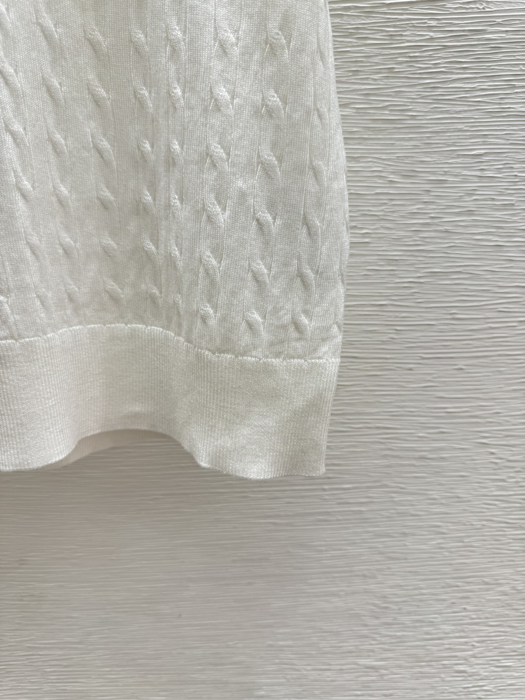 🆕LO家🆕 春夏新款 纯色翻领针织短袖颜色：白色 宝蓝尺码：36.38.40