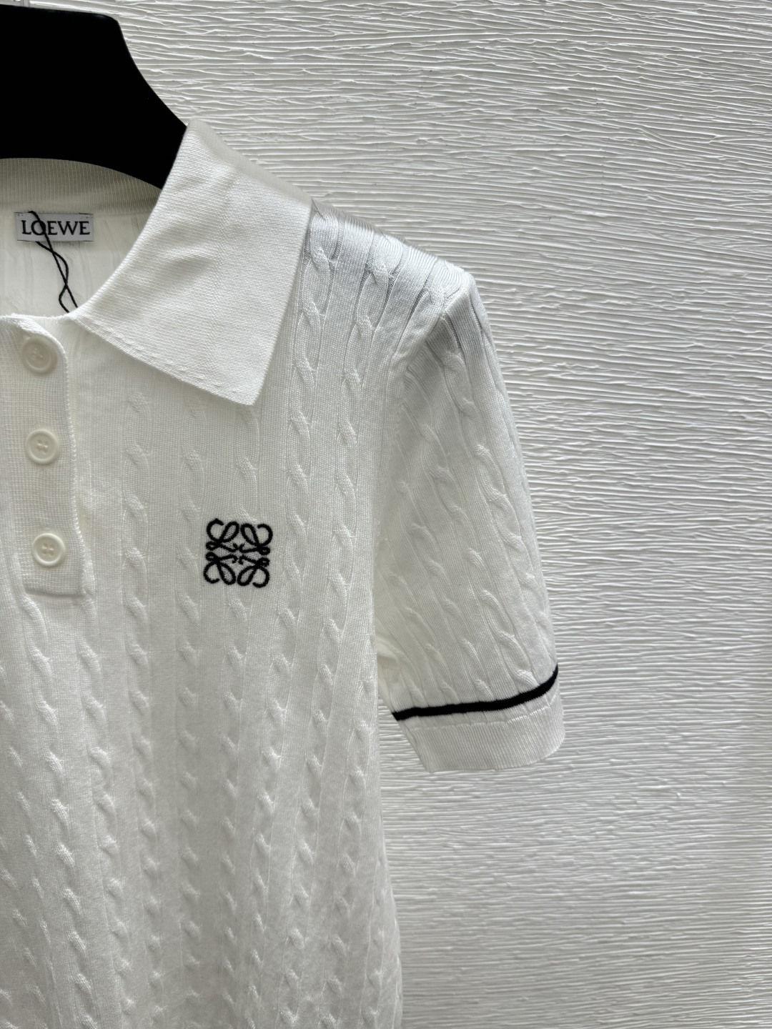 🆕LO家🆕 春夏新款 纯色翻领针织短袖颜色：白色 宝蓝尺码：36.38.40