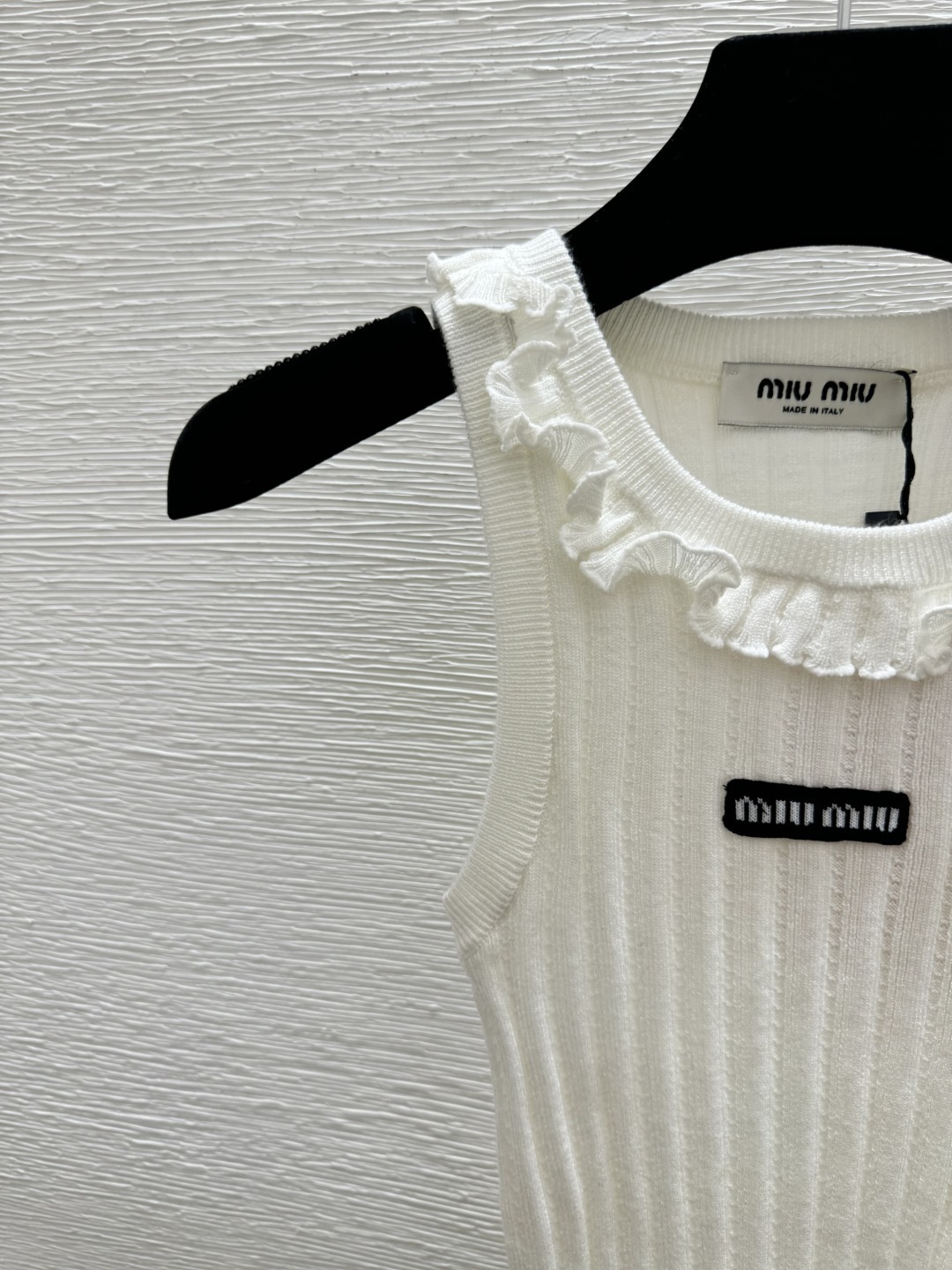 🆕M家🆕 春夏新款 纯色花边圆领针织背心颜色：白色尺码：36.38.40