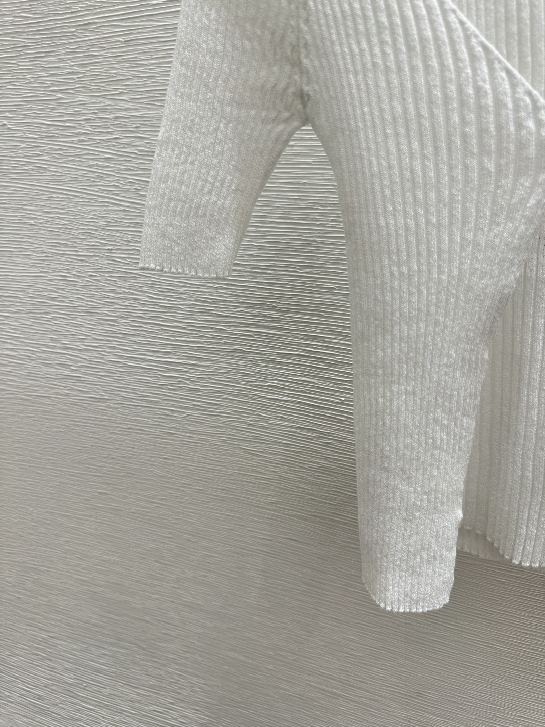 🆕CH家🆕 春夏新款 纯色假两件针织短袖开衫颜色：白色 尺码：36.38.40