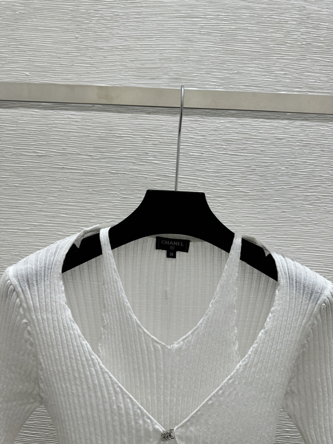 🆕CH家🆕 春夏新款 纯色假两件针织短袖开衫颜色：白色 尺码：36.38.40