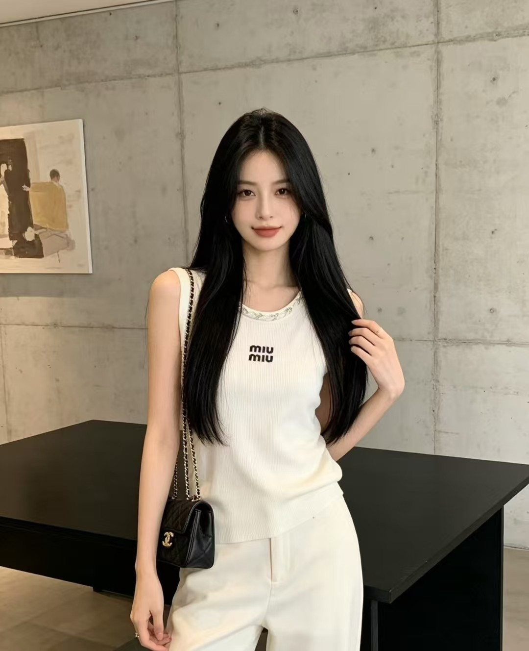 🆕M家🆕 春夏新款 纯色简约圆领针织背心颜色：白色 黑色尺码：36.38.40