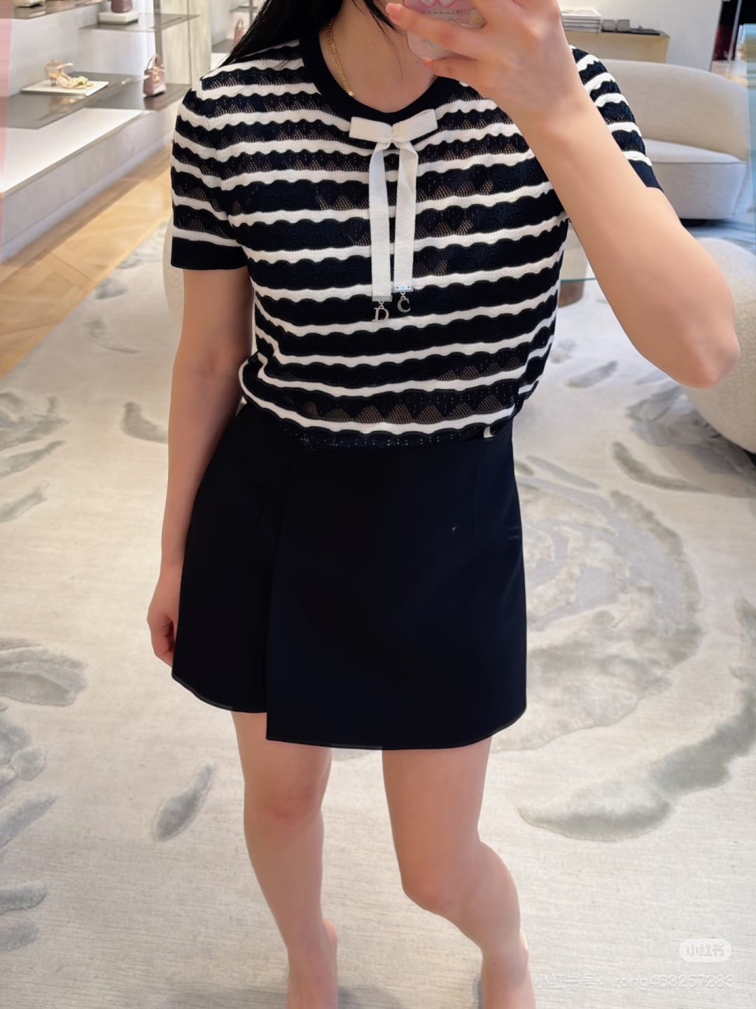 🆕D家🆕 春夏新款 撞色条纹镂空圆领针织短袖颜色：黑色尺码：36.38.40