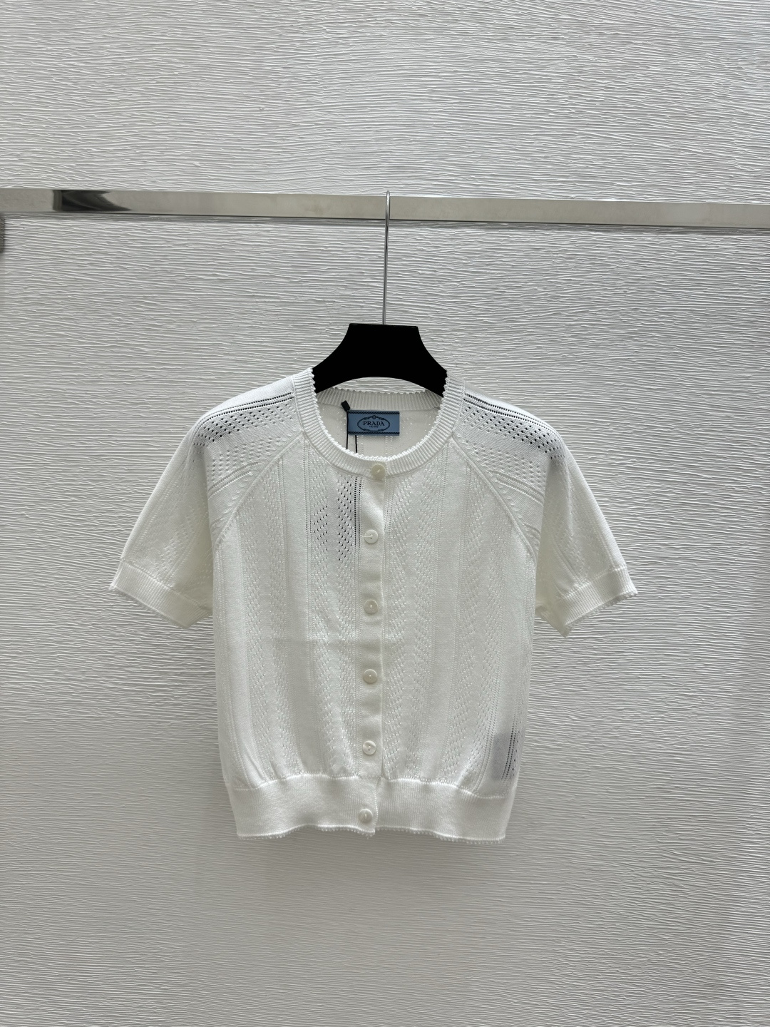 🆕家🆕 春夏新款 纯色镂空简约圆领针织短袖开衫颜色：白色 尺码：36.38.40