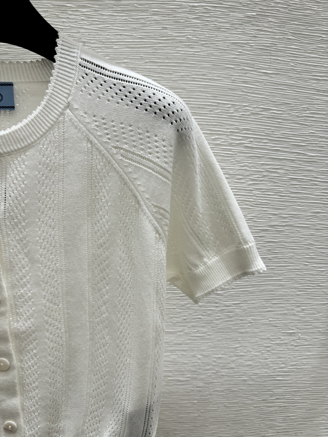 🆕家🆕 春夏新款 纯色镂空简约圆领针织短袖开衫颜色：白色 尺码：36.38.40