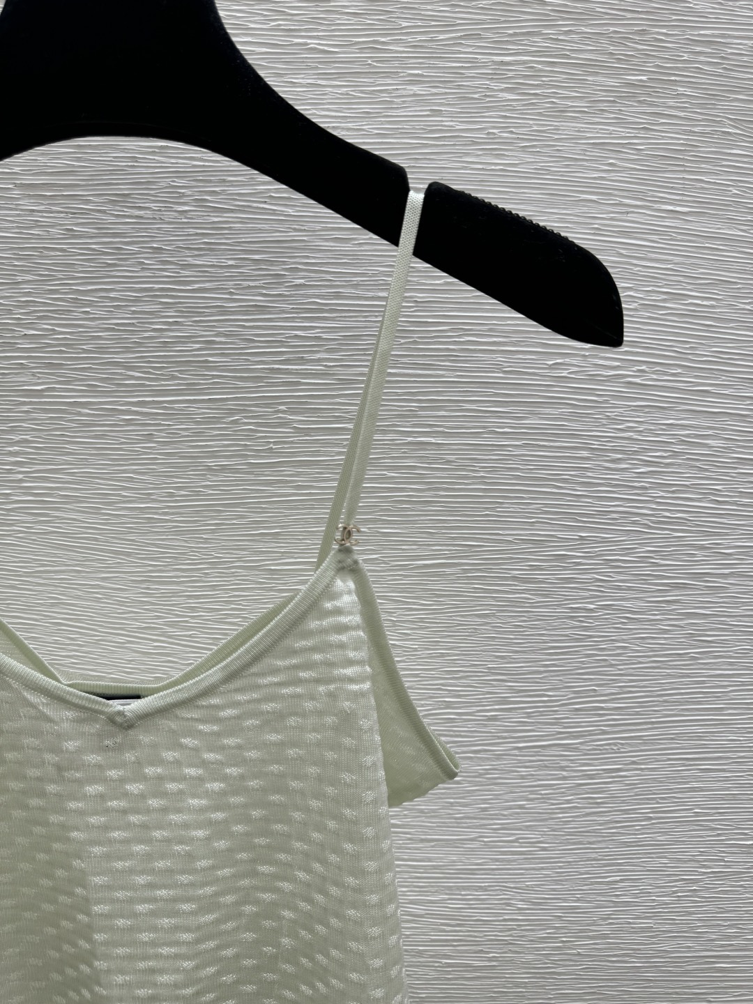 🆕CH家🆕 春夏新款 纯色简约针织吊带颜色：绿色 浅绿尺码：36.38.40