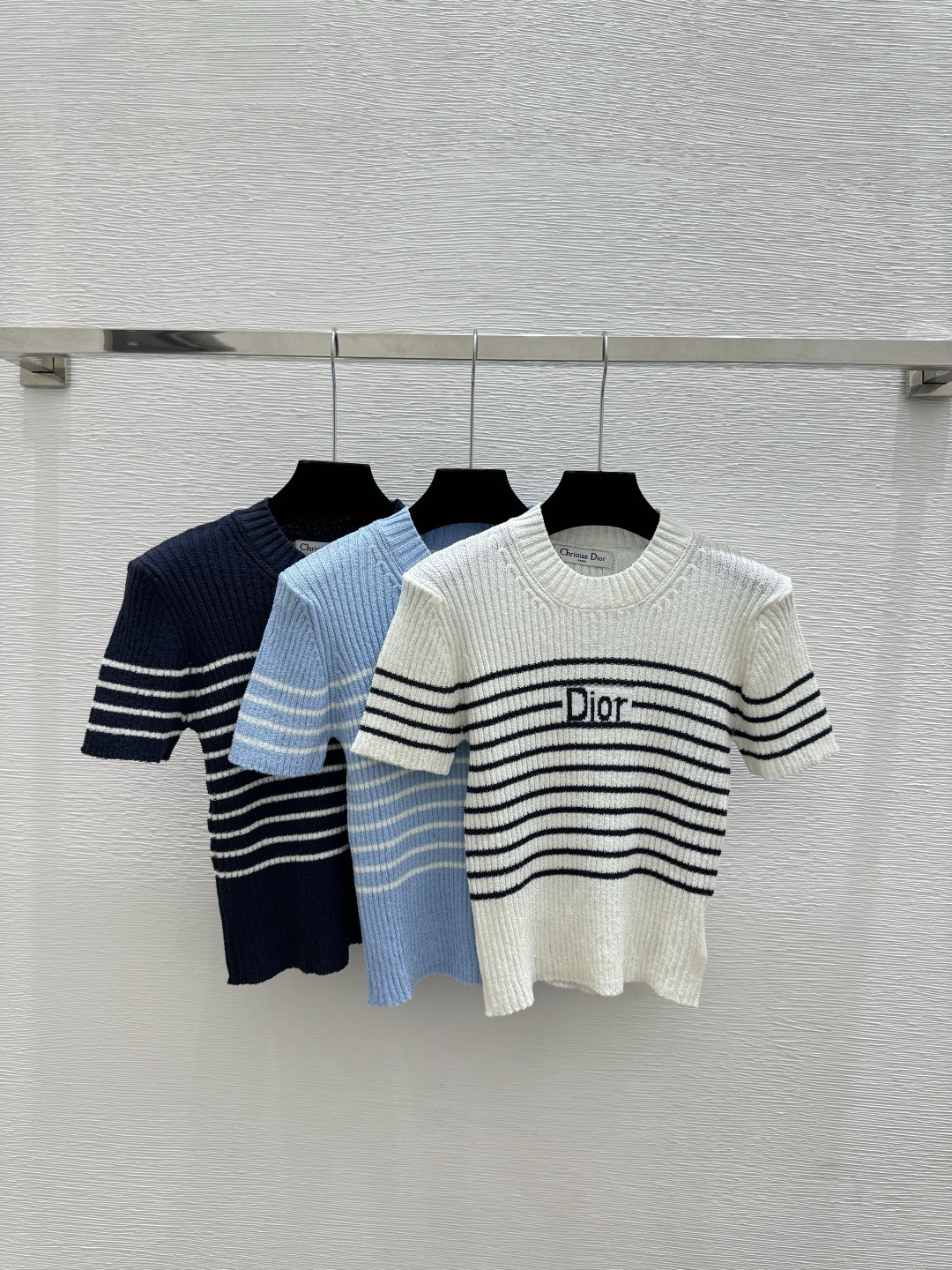 🆕D家🆕 春夏新款 撞色条纹字母圆领针织短袖颜色：白色 蓝色 宝蓝尺码：36.38.40