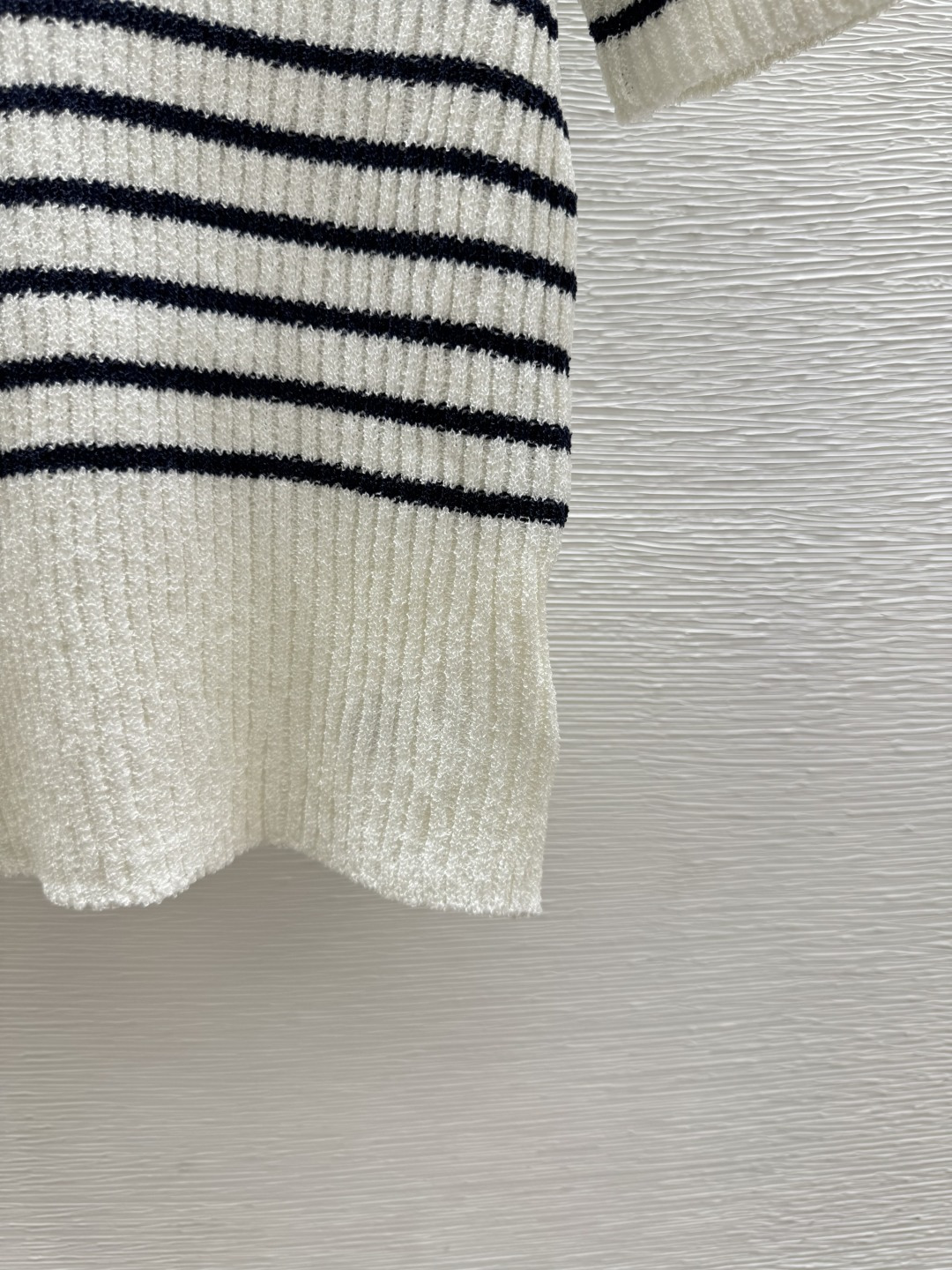 🆕D家🆕 春夏新款 撞色条纹字母圆领针织短袖颜色：白色 蓝色 宝蓝尺码：36.38.40