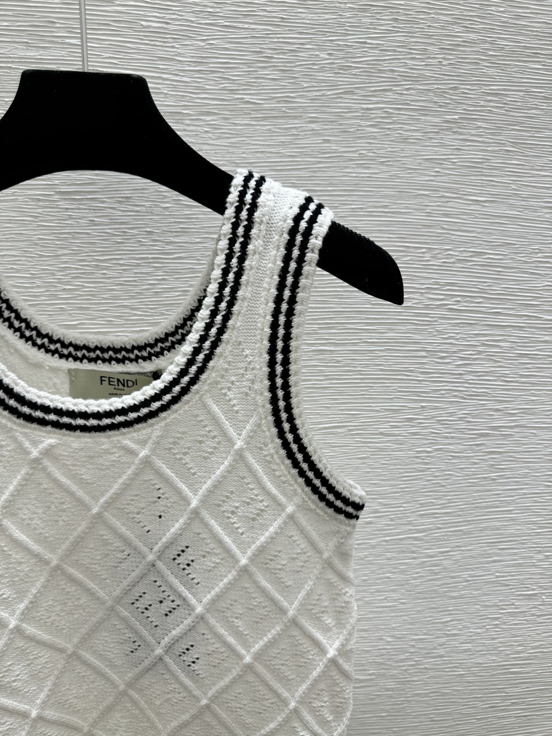 🆕F家🆕 春夏新款 撞色字母镂空圆领针织背心颜色：白色 卡其 灰色尺码：36.38.40