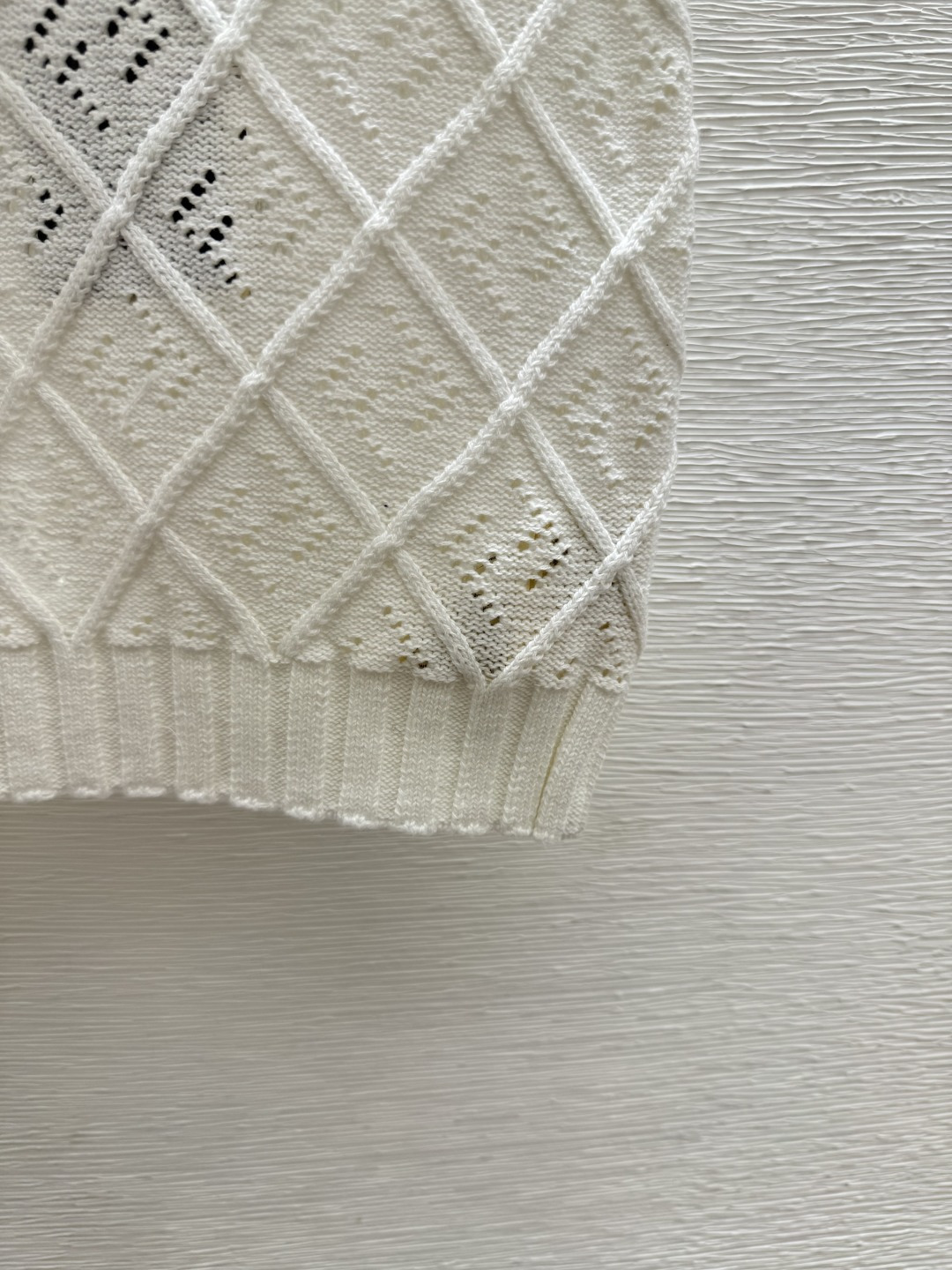 🆕F家🆕 春夏新款 撞色字母镂空圆领针织背心颜色：白色 卡其 灰色尺码：36.38.40