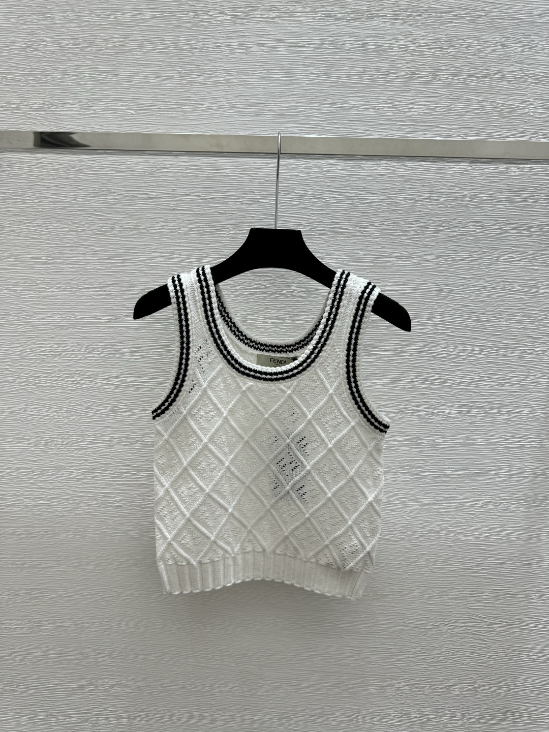 🆕F家🆕 春夏新款 撞色字母镂空圆领针织背心颜色：白色 卡其 灰色尺码：36.38.40