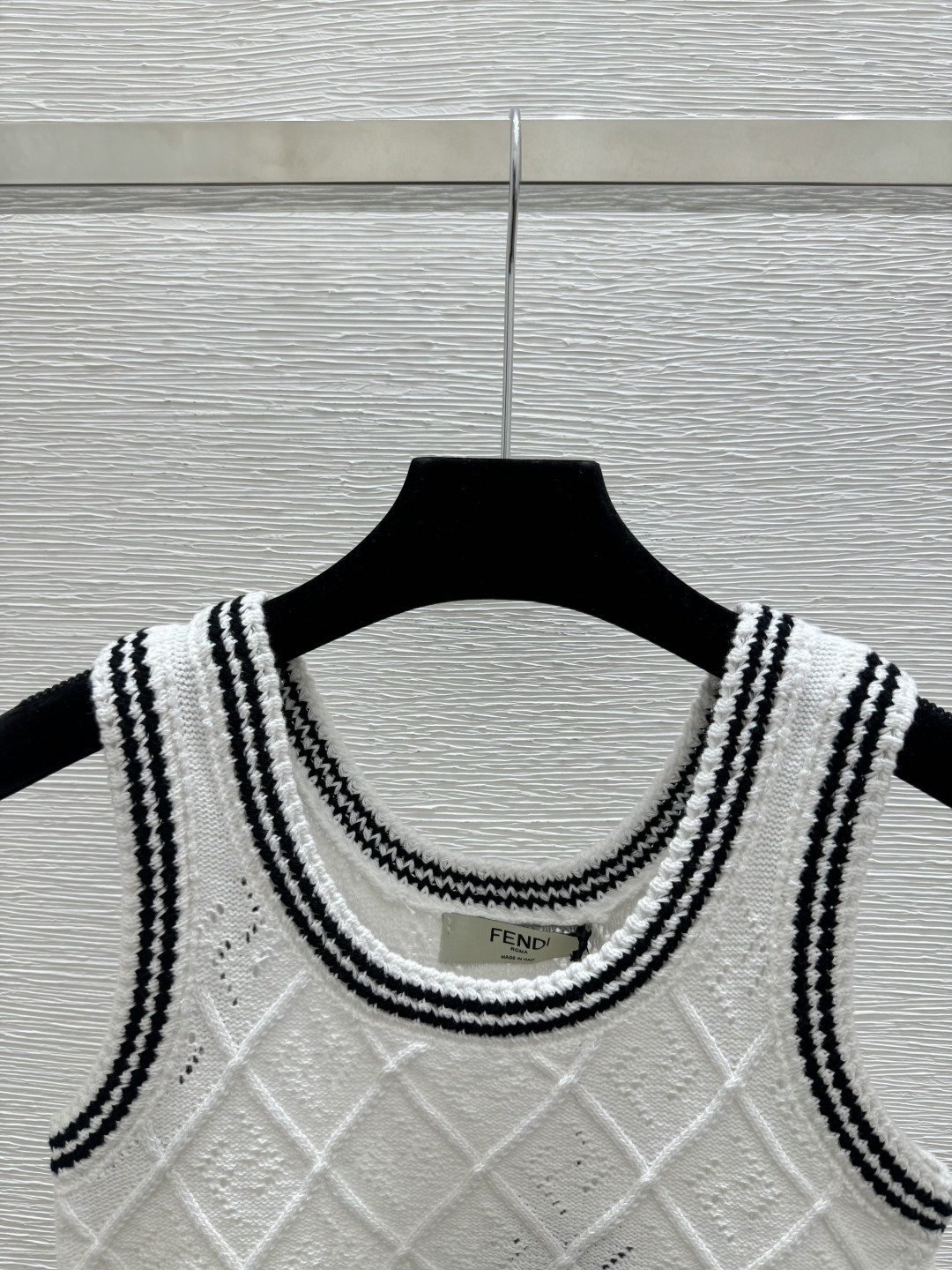 🆕F家🆕 春夏新款 撞色字母镂空圆领针织背心颜色：白色 卡其 灰色尺码：36.38.40