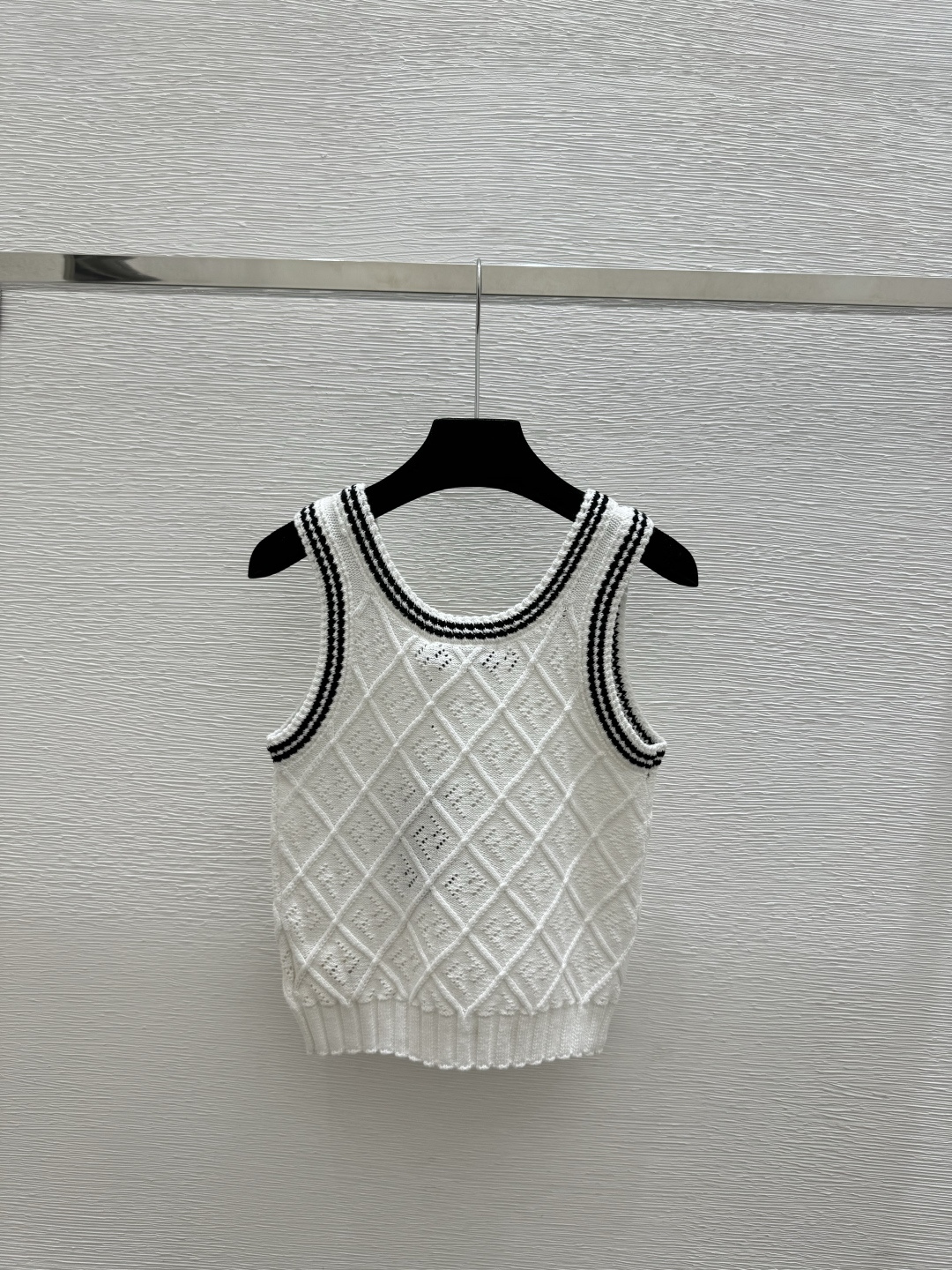 🆕F家🆕 春夏新款 撞色字母镂空圆领针织背心颜色：白色 卡其 灰色尺码：36.38.40