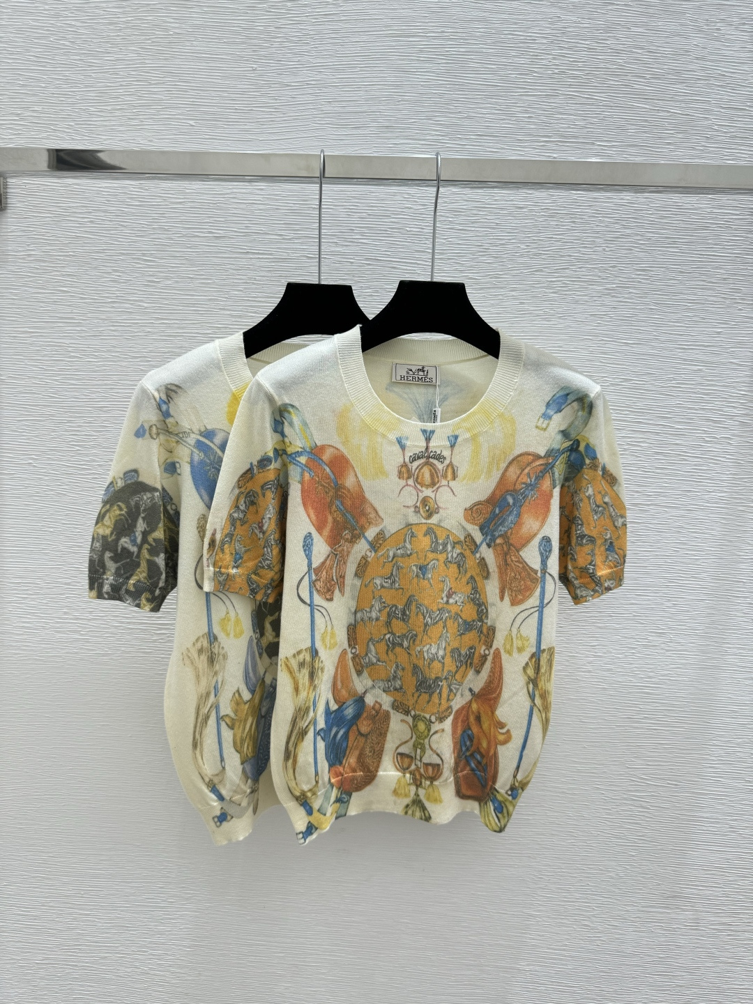 🆕HE家🆕 春夏新款 撞色简约圆领针织短袖颜色：黄色 蓝色尺码：36.38.40