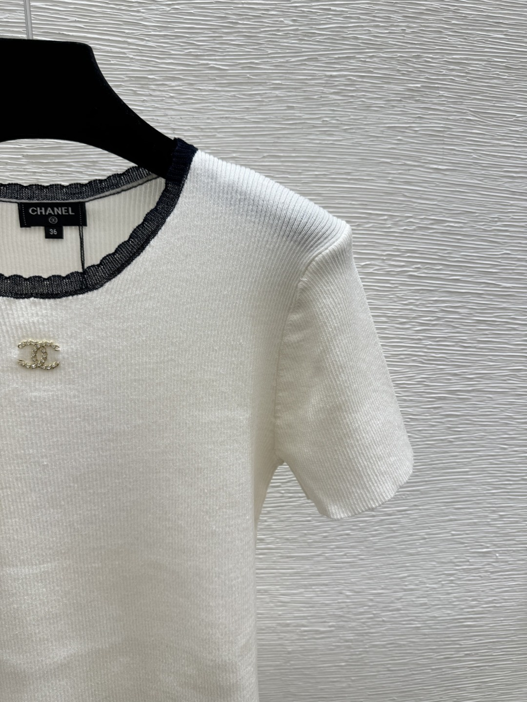 🆕CH家🆕 春夏新款 撞色简约圆领针织短袖颜色：白色 宝蓝尺码：36.38.40