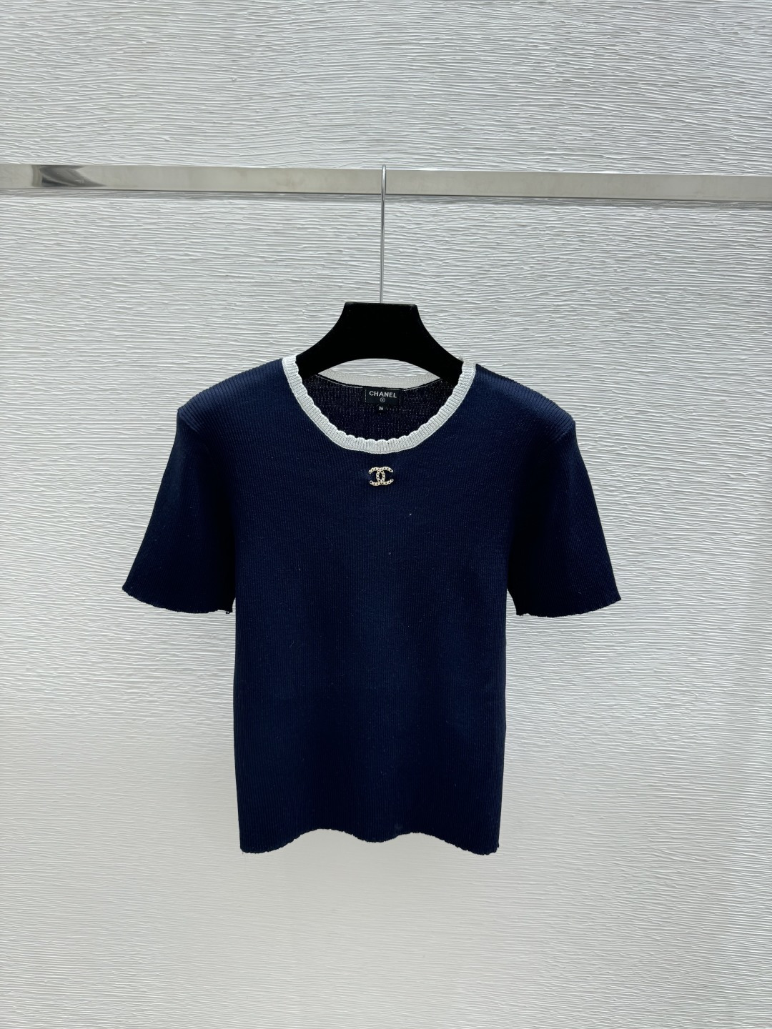 🆕CH家🆕 春夏新款 撞色简约圆领针织短袖颜色：白色 宝蓝尺码：36.38.40