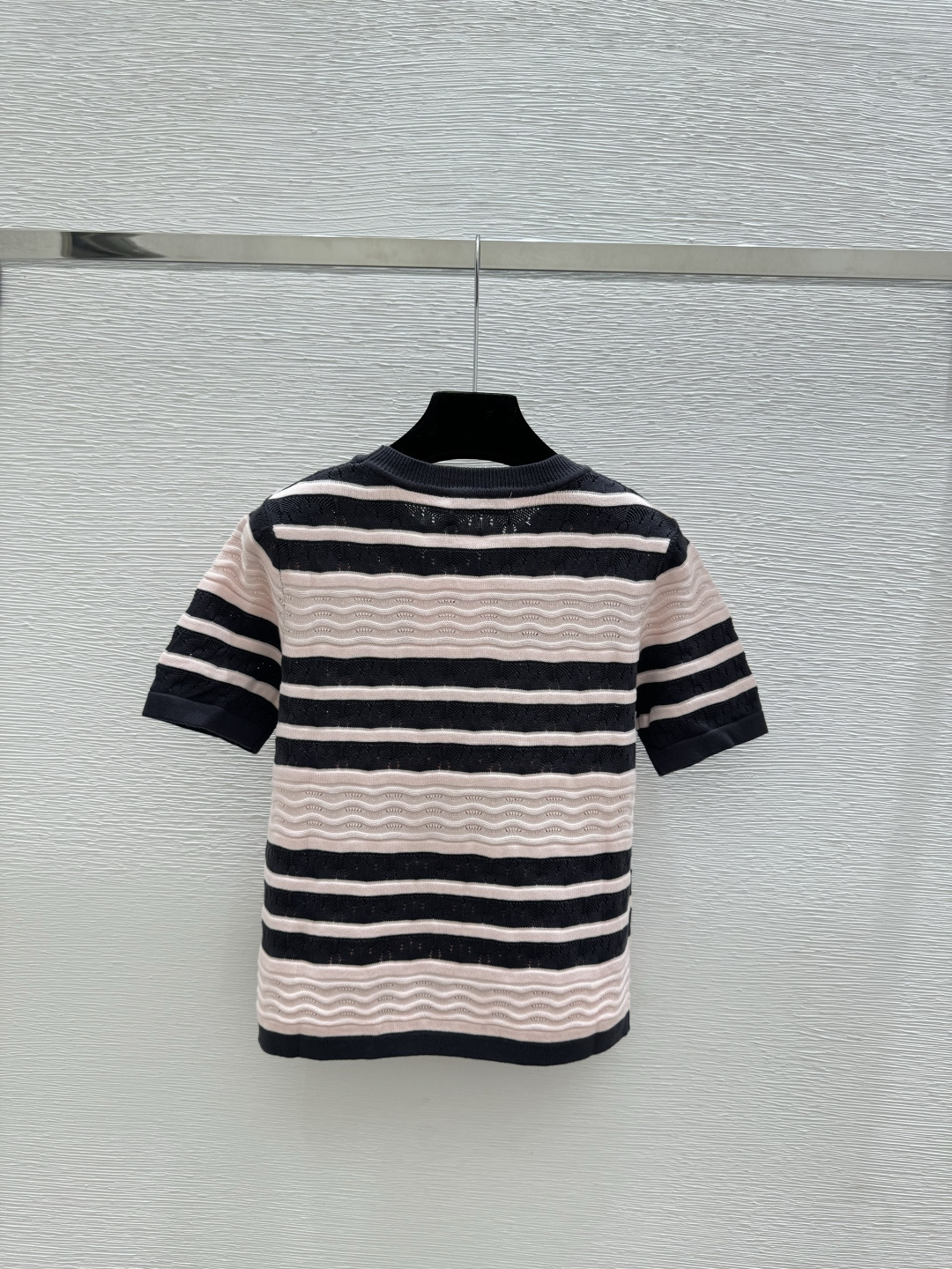 🆕D家🆕 春夏新款 撞色条纹镂空圆领针织短袖颜色：粉色 黑色尺码：36.38.40